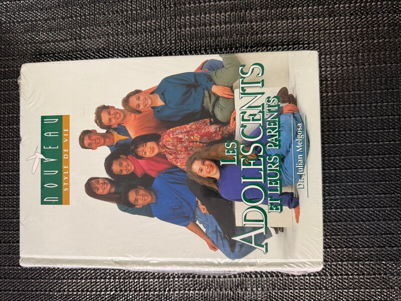 Cover of Les adolescents et leurs parents